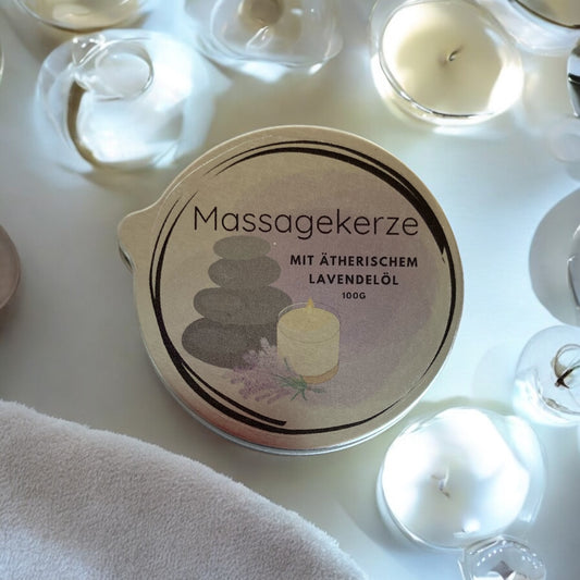 Massagekerze mit ätherischem Lavendelöl
