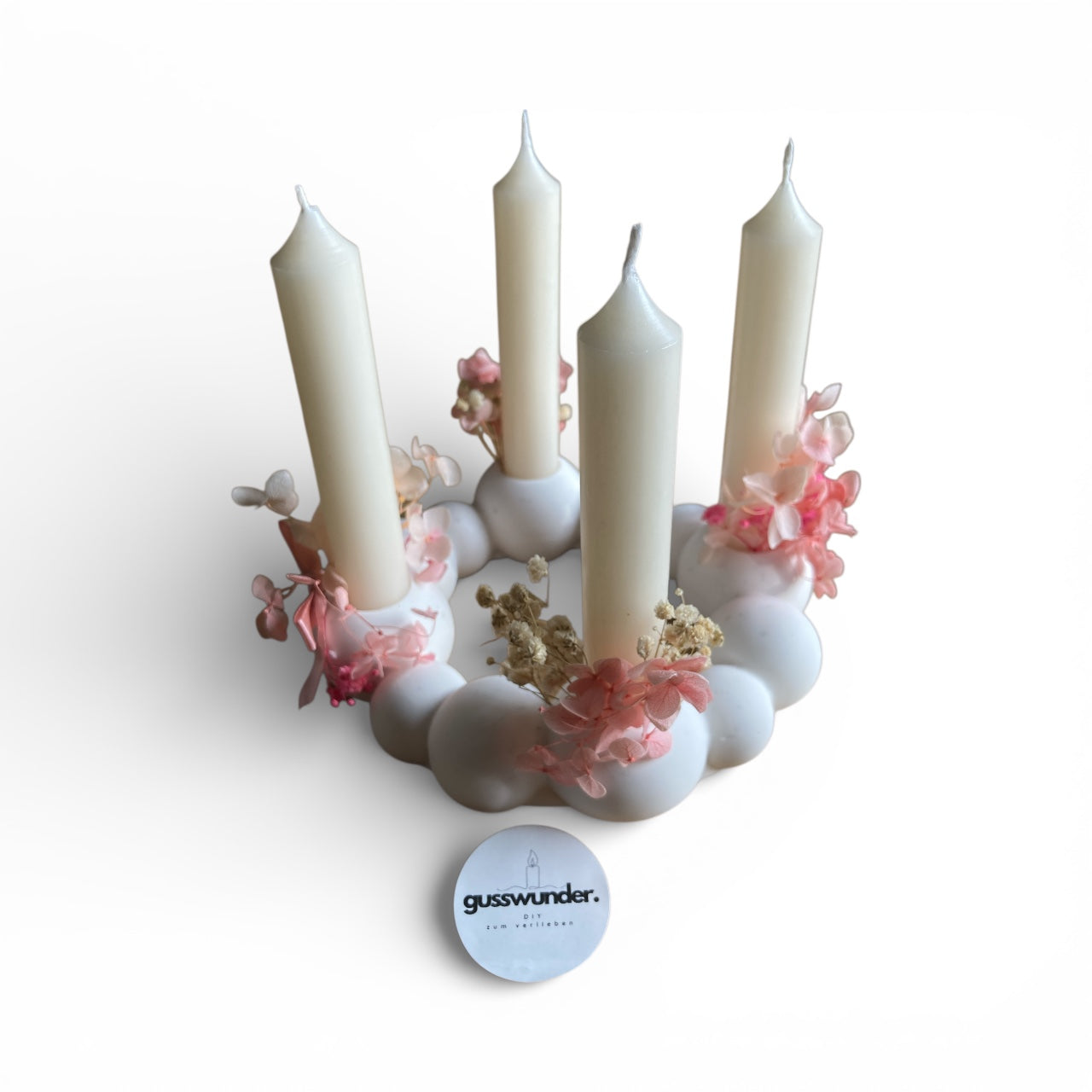 Handgegossener Adventskranz aus Jesin – ein zarter Blickfang für Dein Zuhause