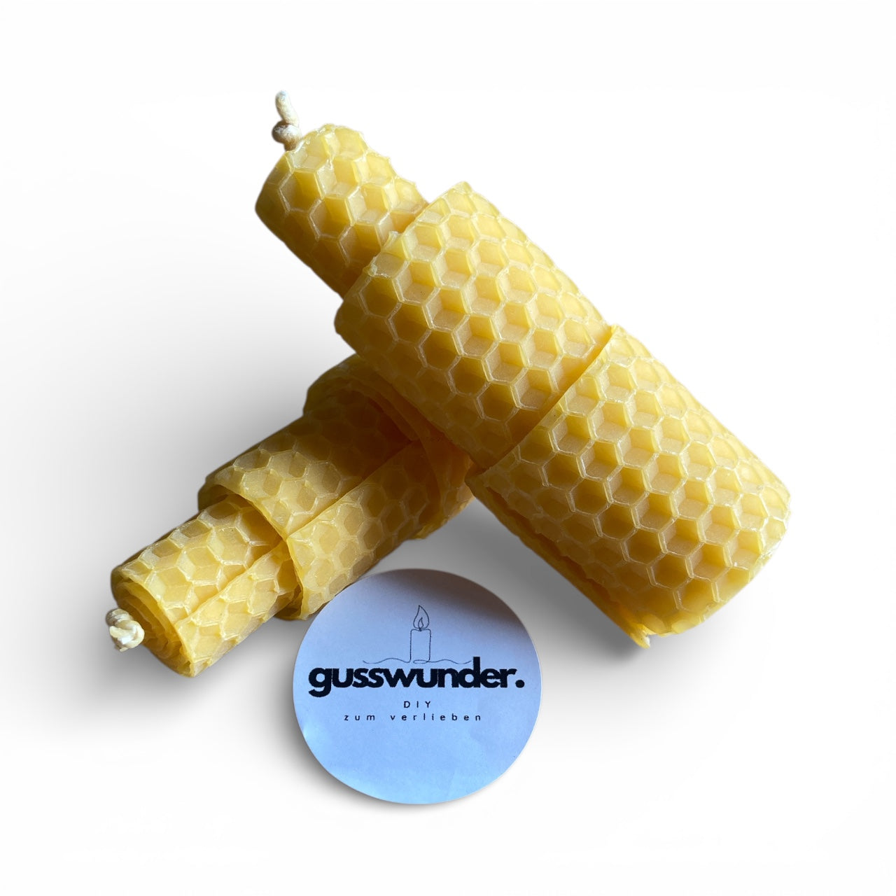 Handgewickelte Bienenwachskerze 9cm – natürlich, warm & unverwechselbar